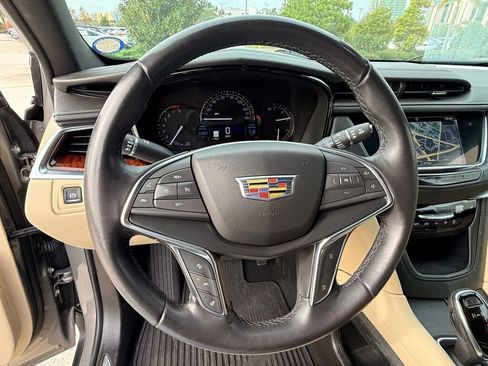 Used 2018 Cadillac XT5 Luxury w/ Driver Awareness Package image 30