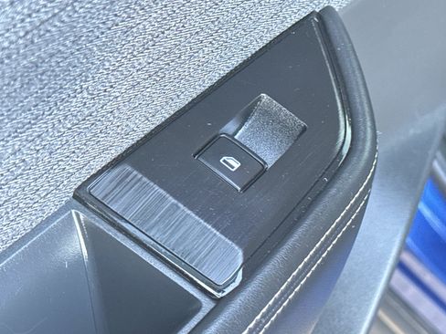 Certified 2023 Nissan Rogue SV AWD/4WD image 30