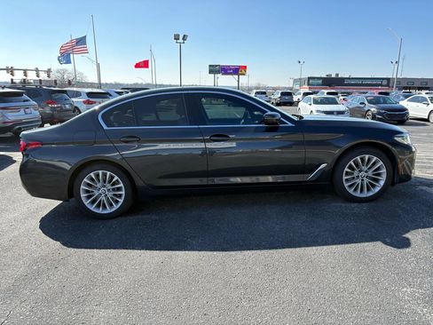 Used 2021 BMW 530i xDrive w/ Premium Package image 6
