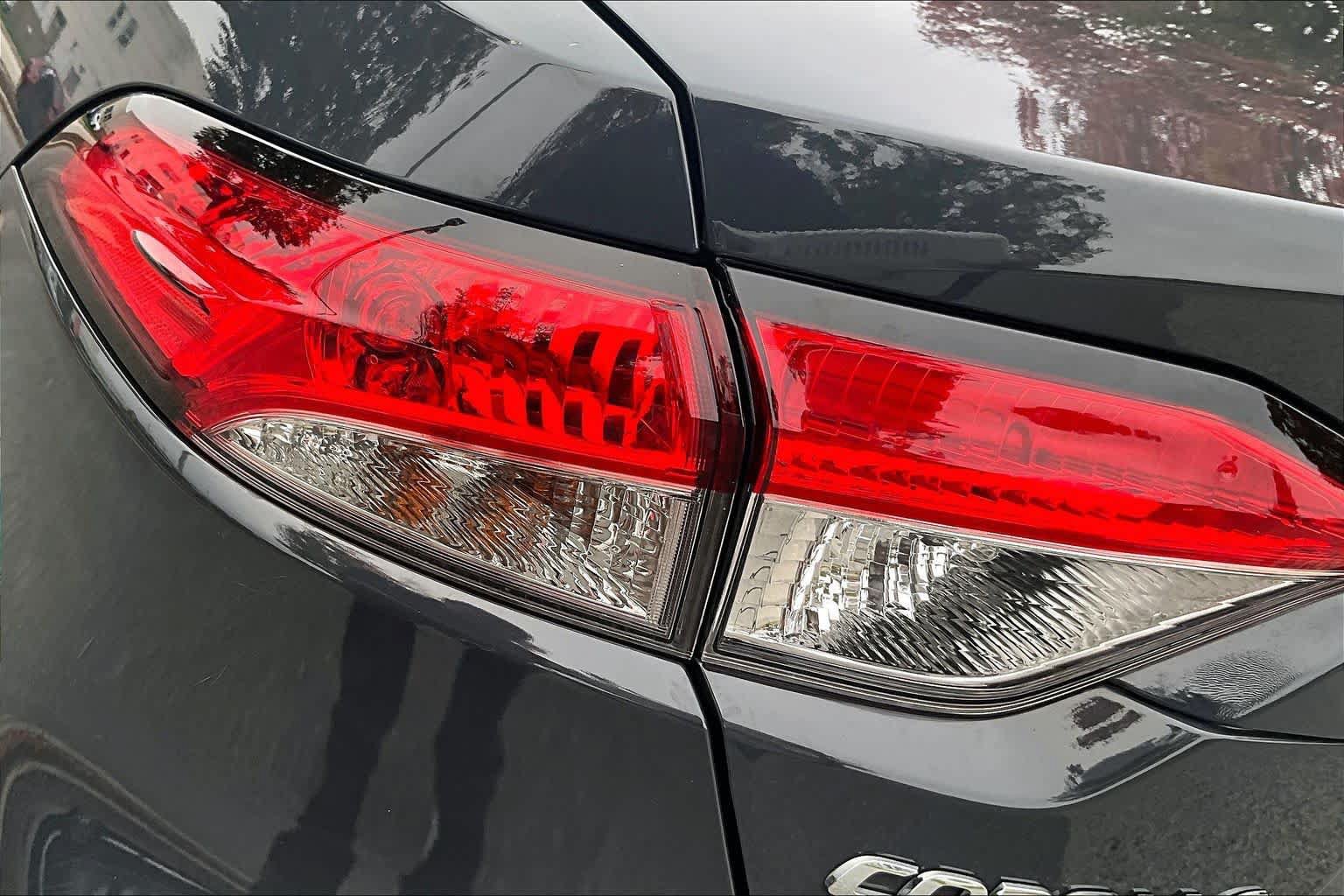 Used 2024 Toyota Corolla LE FWD image 28