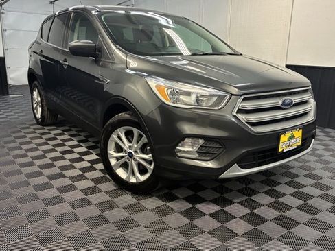 Used 2019 Ford Escape SE image 1