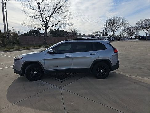 Used 2014 Jeep Cherokee Altitude image 5