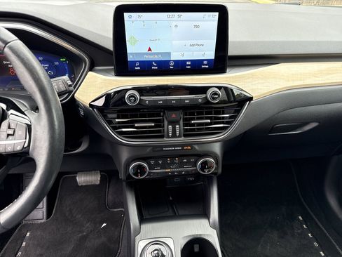 Used 2022 Ford Escape Titanium w/ Titanium Premium Package image 32