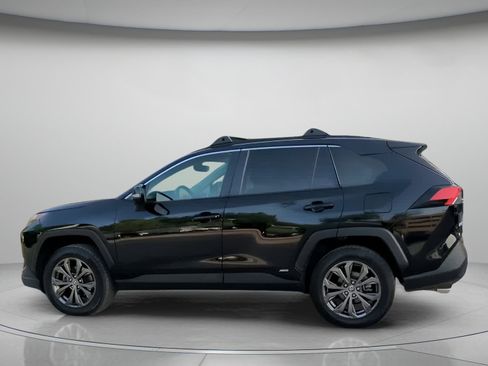 Used 2023 Toyota RAV4 XLE Premium AWD/4WD image 17