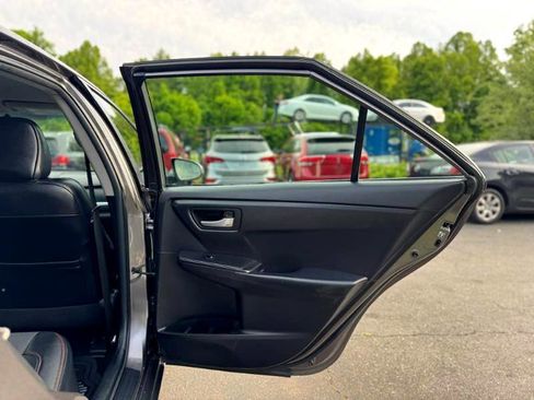 Used 2017 Toyota Camry SE image 15