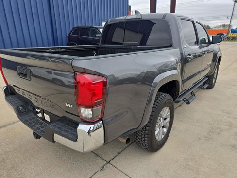 Used 2018 Toyota Tacoma SR5 image 4