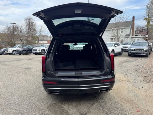 Used 2024 Cadillac XT6 Premium Luxury AWD/4WD image 6
