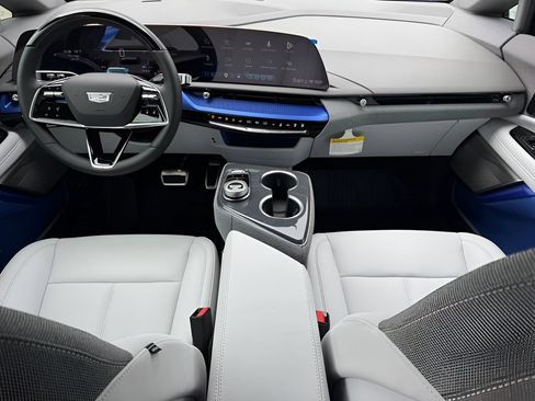 New 2027 Cadillac Optiq Luxury w/ LPO, Floor Liner Package AWD/4WD image 21