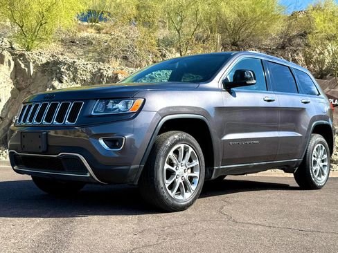 Used 2015 Jeep Grand Cherokee Limited w/ Trailer Tow Group IV image 3