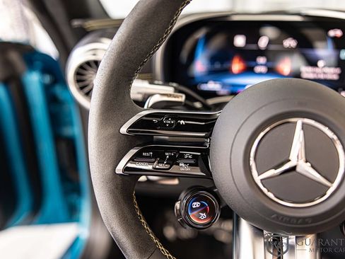 Used 2025 Mercedes-Benz SL 63 AMG 4MATIC image 25