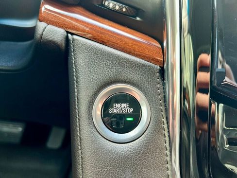 Used 2015 Cadillac Escalade Premium image 22