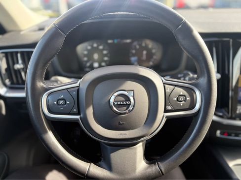 Used 2020 Volvo S60 T6 Momentum image 19