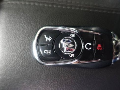 Used 2020 Buick Encore GX Select AWD/4WD image 17