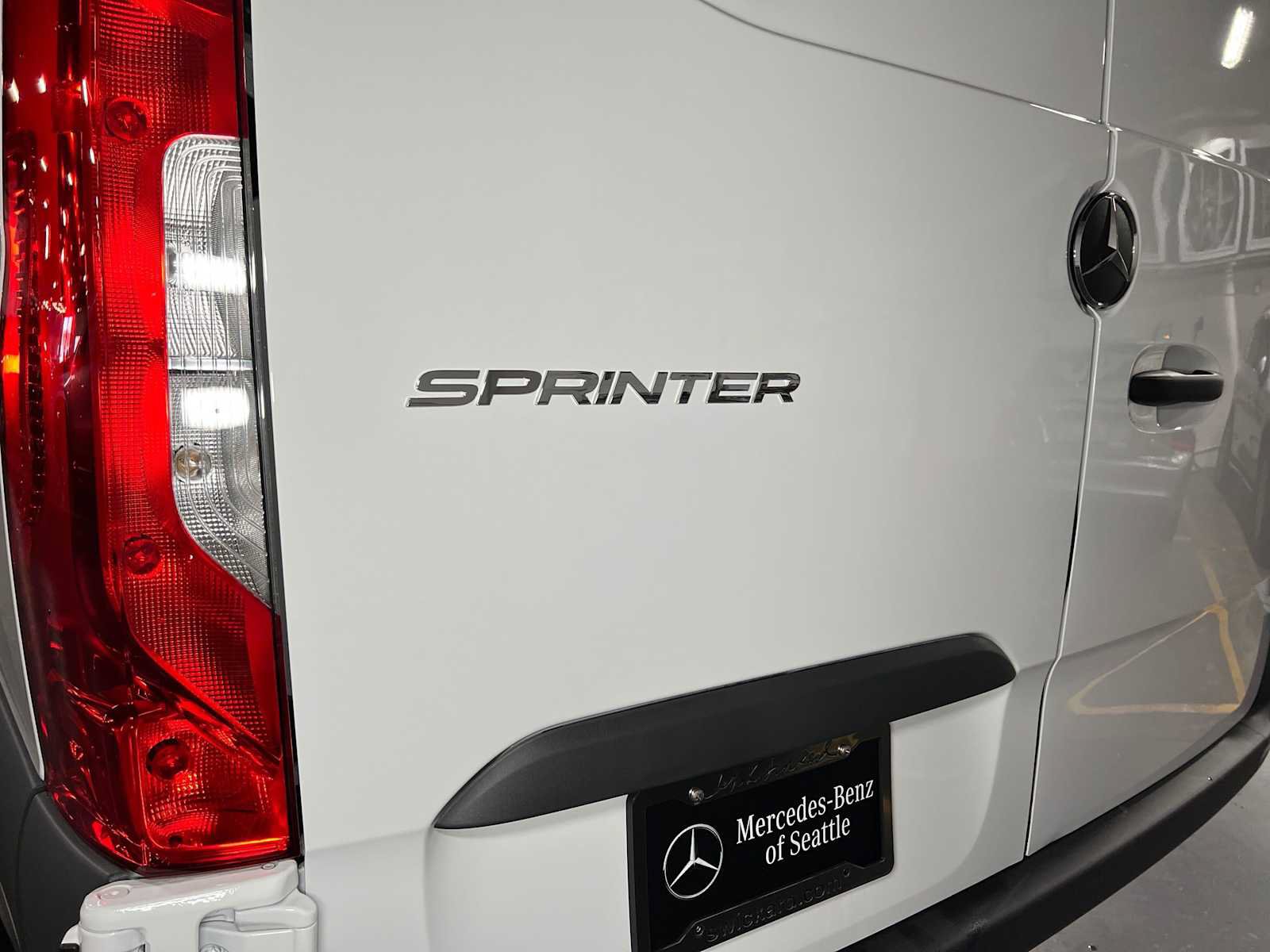Used 2025 Mercedes-Benz Sprinter 2500 image 13