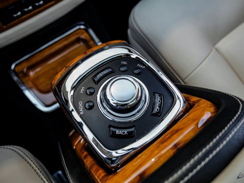 Used 2014 Rolls-Royce Phantom Sedan image 49