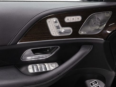 Used 2024 Mercedes-Benz GLE 450e 4MATIC image 6