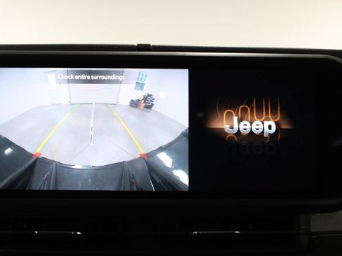 Used 2025 Jeep Wrangler Unlimited Sport AWD/4WD image 34