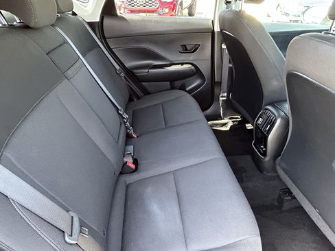 Used 2025 Hyundai Kona SEL FWD image 12