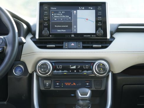 Used 2021 Toyota RAV4 Limited image 26