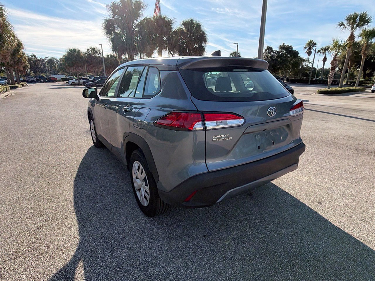 Used 2025 Toyota Corolla Cross L FWD image 3