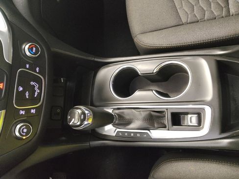 Used 2018 Chevrolet Equinox LT image 26