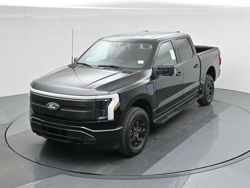 New 2025 Ford F150 Lightning XLT image 38