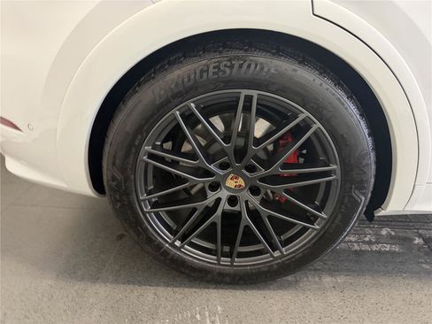 Certified 2025 Porsche Cayenne GTS image 11