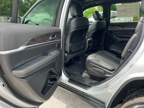 New 2026 Jeep Grand Cherokee L Limited AWD/4WD image 20