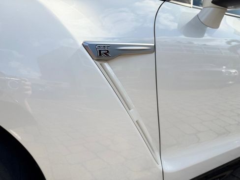 Used 2024 Nissan GT-R Premium w/ Premium Interior Package image 20