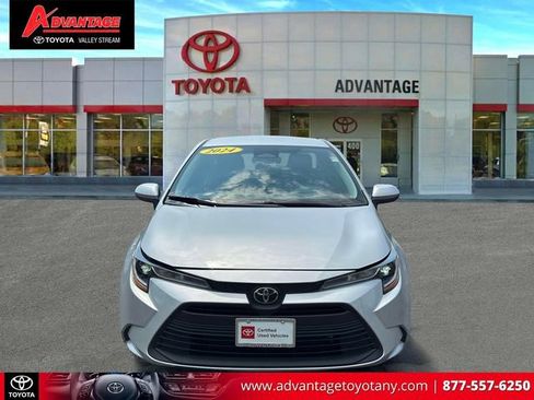 Used 2024 Toyota Corolla LE FWD image 2