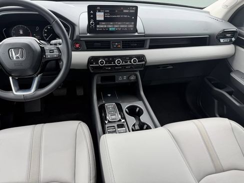 Used 2023 Honda Pilot Touring image 20