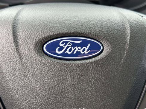 Used 2022 Ford Edge SEL w/ Sport Appearance Package image 23