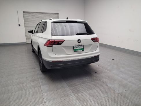 Used 2024 Volkswagen Tiguan SE FWD image 6