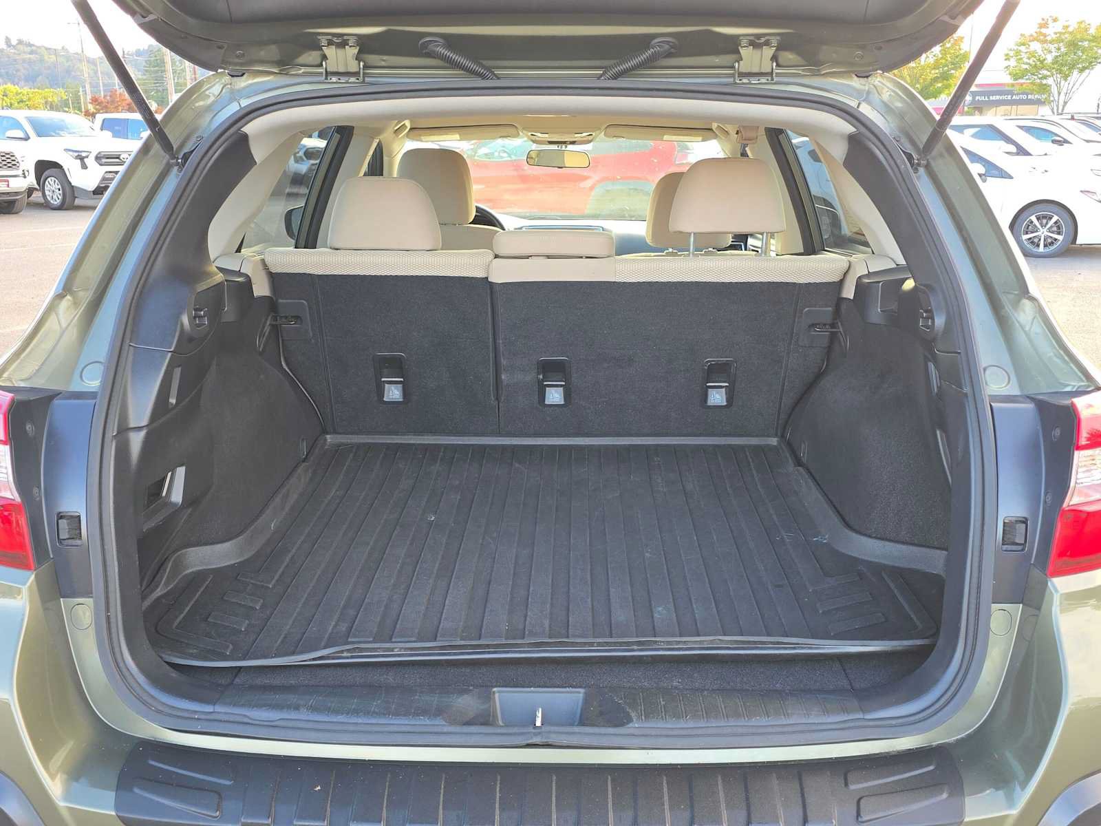 Used 2018 Subaru Outback 2.5i AWD/4WD image 17