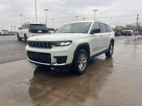 Used 2023 Jeep Grand Cherokee L Laredo image 1