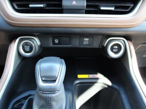 Used 2024 Toyota Grand Highlander AWD image 40