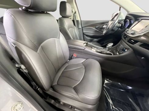 Used 2019 Buick Envision Essence image 26