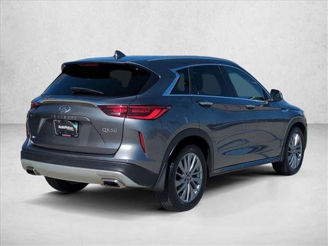 Used 2025 INFINITI QX50 Luxe AWD/4WD image 5
