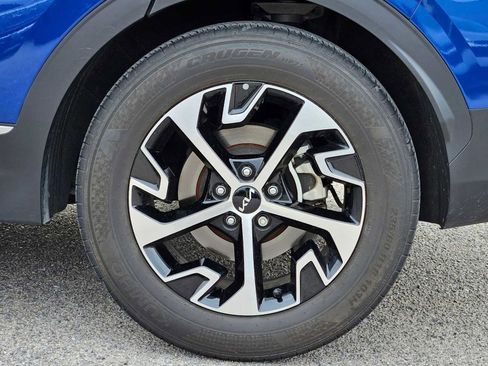 Used 2024 Kia Sportage EX image 12