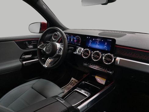 Certified 2026 Mercedes-Benz GLB 250 4MATIC image 19