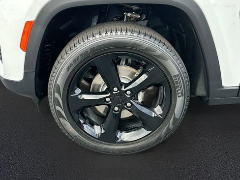 New 2025 Jeep Grand Cherokee Limited w/ Black Appearance Package image 20