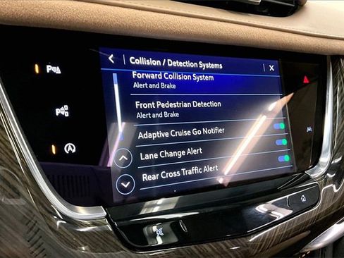 Used 2024 Cadillac XT6 Sport image 35