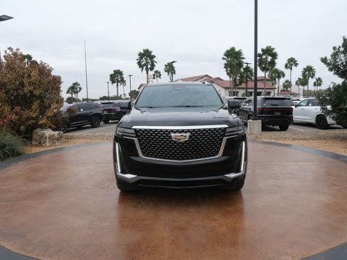 Used 2024 Cadillac Escalade ESV Luxury image 6