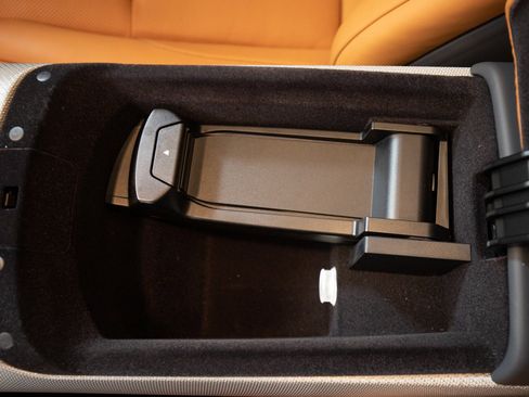 Used 2018 Rolls-Royce Wraith RWD image 22