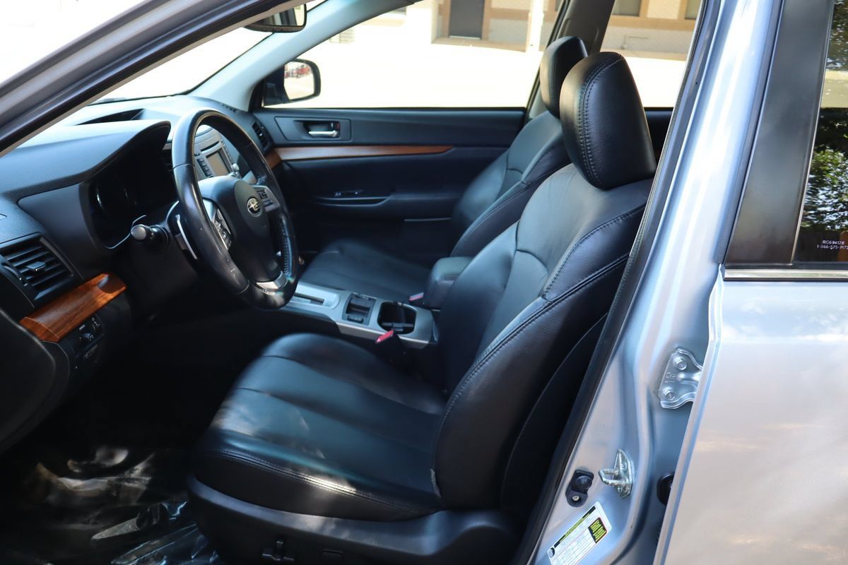 Used 2014 Subaru Outback 2.5i Limited w/ Moonroof Package AWD/4WD image 19