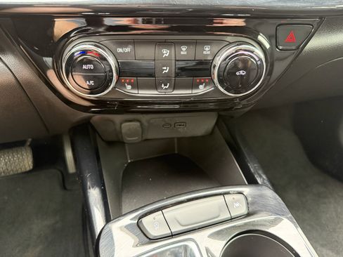 Certified 2024 Chevrolet Trax RS image 24