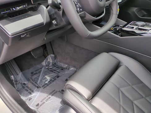 Certified 2026 BMW 530i xDrive w/ Premium Package image 16