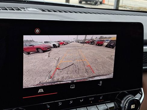 Used 2024 GMC Canyon AT4 image 17