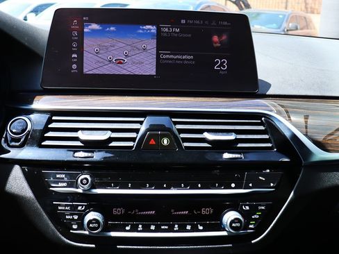 Used 2020 BMW 530i w/ Convenience Package RWD image 46