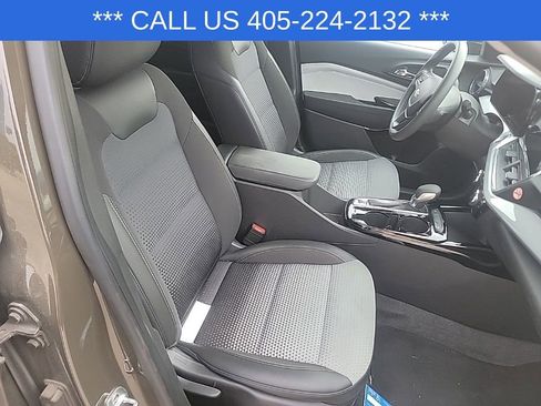 Used 2024 Chevrolet Trax LT image 23